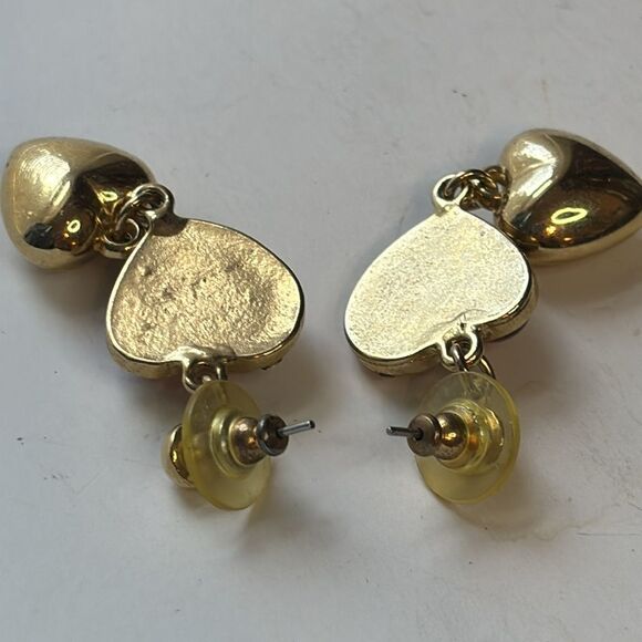 Gold tone fashion dangle statement earrings with orange resin hearts - Picture 3 of 4